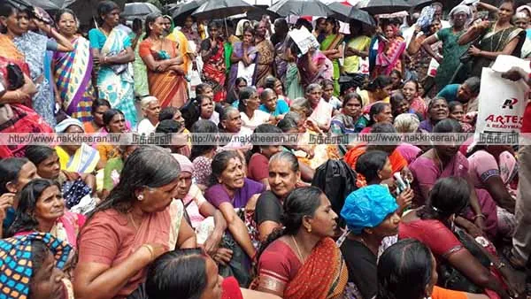 100 day work plan: women workers besieged by Collector office!